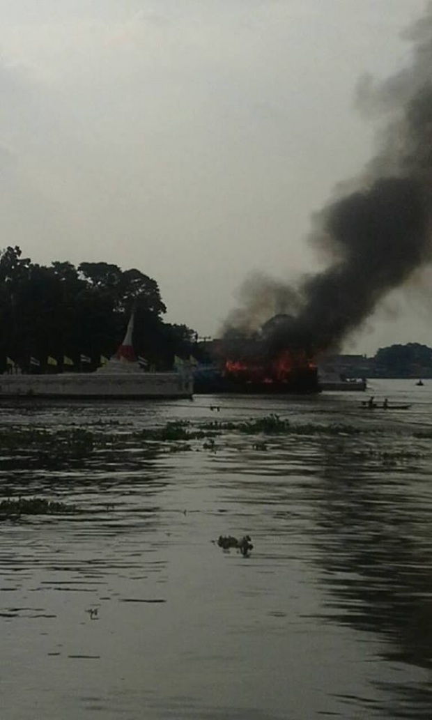 ด่วน! ไฟไหม้เรือท่องเที่ยวเกาะเกร็ด นนทบุรี