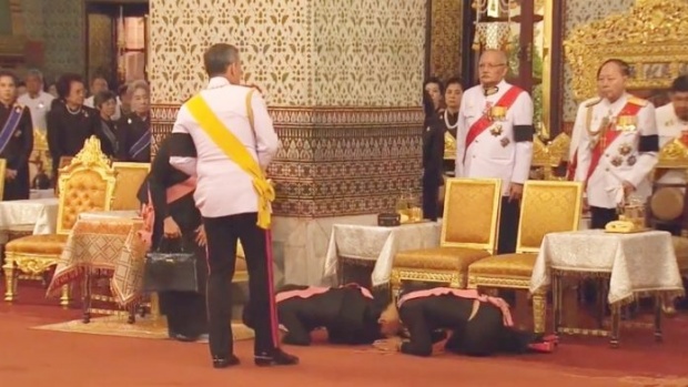 ภาพซึ้งใจ.. “พระองค์ภา-พระองค์หญิงสิริวัณณวรี” ทรงกราบ “สมเด็จพระเทพฯ”