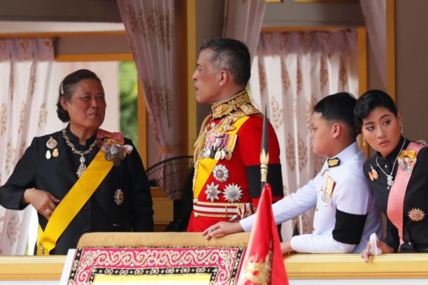 ประมวลภาพสื่อนอก พระบรมฉายาลักษณ์ สมเด็จพระเจ้าอยู่หัว และ พระบรมวงศานุวงศ์