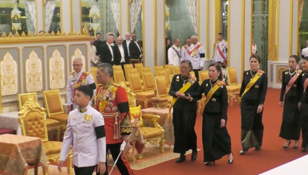 ประมวลภาพสื่อนอก พระบรมฉายาลักษณ์ สมเด็จพระเจ้าอยู่หัว และ พระบรมวงศานุวงศ์