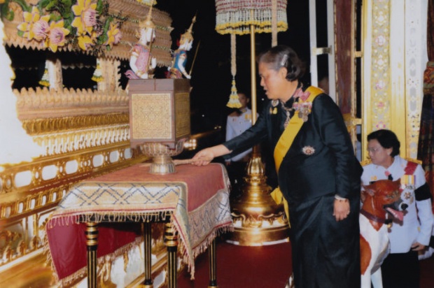 ประมวลภาพพระราชทาน พิธีบำเพ็ญพระราชกุศลออกพระเมรุมาศ ถวายพระเพลิงพระบรมศพฯ