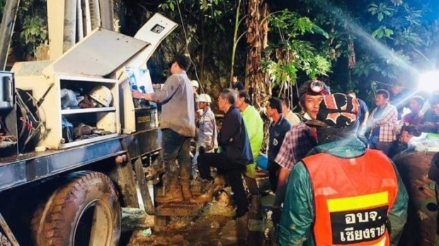 จีนส่งผู้เชี่ยวชาญด้านกู้ภัยในถ้ำ พร้อมหุ่นยนต์ใต้น้ำ มายังประเทศไทย เพื่อช่วย 13 ชีวิตติดถ้ำ