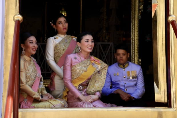 เปิดภาพประทับใจ “สมเด็จพระนางเจ้าฯ พระบรมราชินี” ในการพระราชพิธีบรมราชาภิเษก