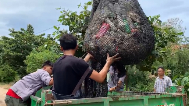 ระยอง! ปรับใช้ไอเดียจากออสเตรเลีย ใช้ตาข่ายดักขยะ ก่อนลงทะเล  