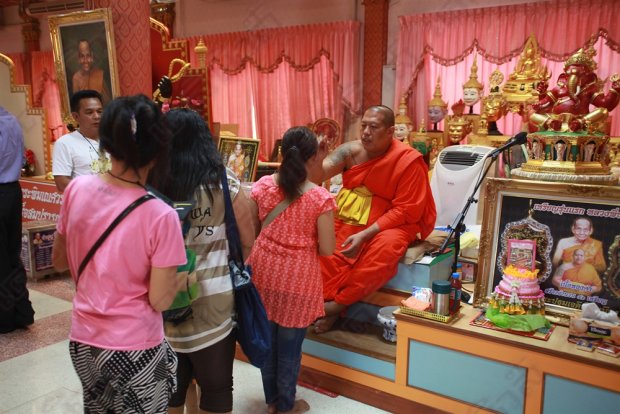 หลวงพี่น้ำฝนยอมรับสะสมรถหรูหลายคัน ลูกศิษย์ถวายให้จากประเทศอเมริกา 