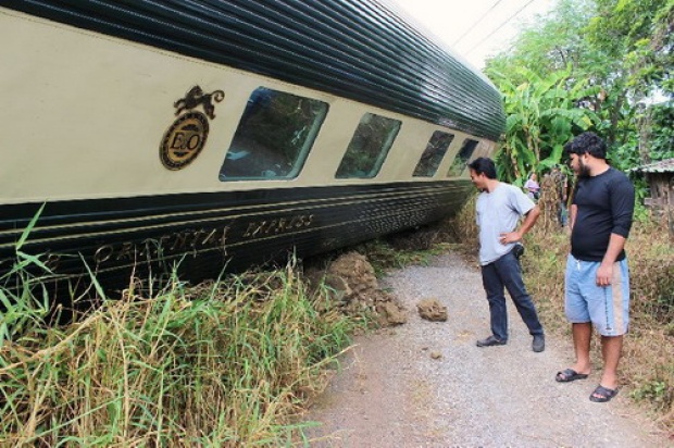 รถไฟท่องเที่ยวข้ามประเทศตกรางที่กาญฯ ต่างชาติเจ็บอื้อ