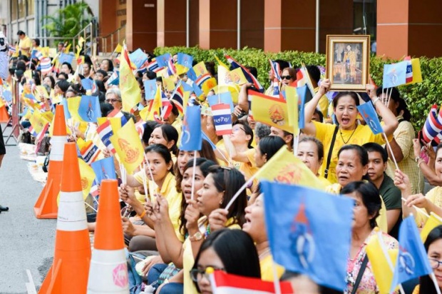 ความสุขคนไทยทั้งชาติ ในหลวง-พระราชินี เสด็จฯ กลับ วังไกลกังวล