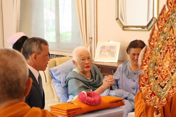 พสกนิกรสุดปีติ! พระราชินี ในร.9 ทรงบำเพ็ญพระราชกุศลวันเฉลิมฯ 2561