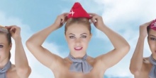 ฉาว! สายการบินปล่อยโฆษณาสุดสยิว แอร์โฮสเตสมีแค่หมวกปิดน้องสาว!