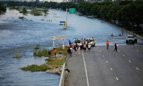 ทร.เปิดศูนย์รับผู้อพยพที่สัตหีบ