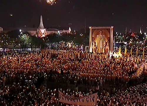 นายกฯนำปชช.ทั่วไทยจุดเทียนชัยถวายพระพรในหลวง