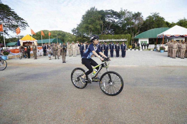 ตามติดกระแส Bike For Mom กับรวมพระบรมฉายาลักษณ์-พระฉายาลักษณ์ ทรงจักรยาน