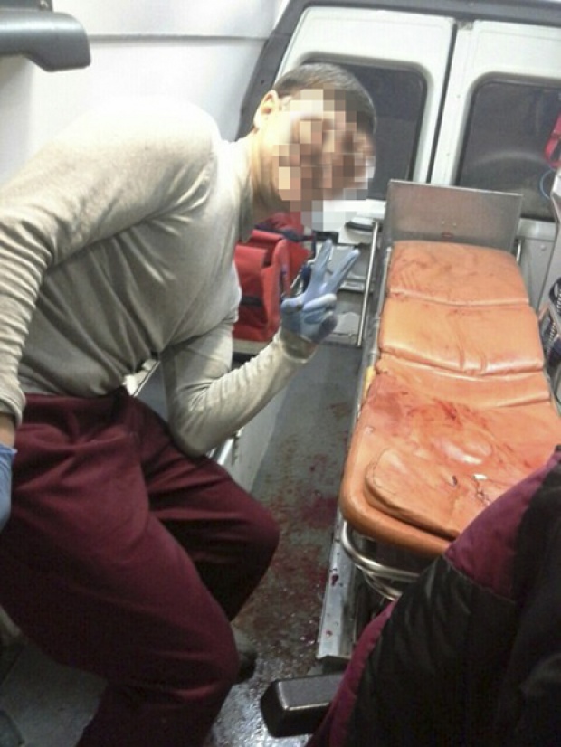 ด่ายับ!!หมอฝึกหัดถ่ายเซลฟี่กับเลือดในรถพยาบาล