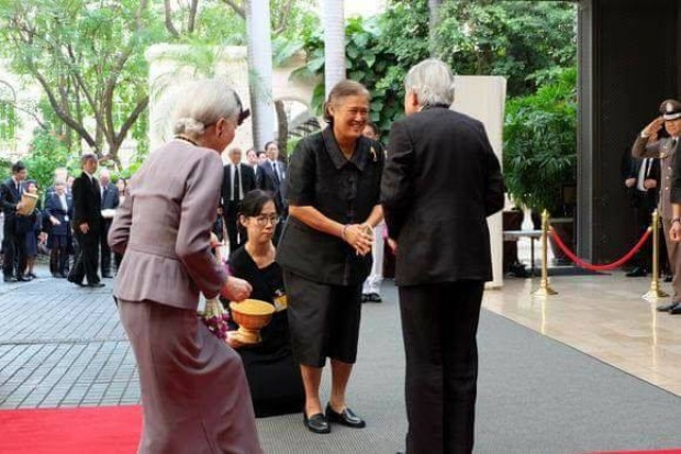 สมเด็จพระเทพฯ เฝ้าทูลละอองธุลีพระบาทรับเสด็จ สมเด็จพระจักรพรรดิ แห่งญี่ปุ่น!!