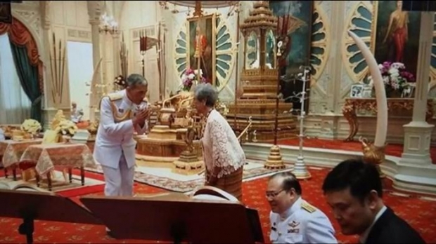 พระบาทสมเด็จพระเจ้าอยู่หัว รับสั่งถึงพระอาจารย์ “ที่อ่านออกได้เพราะครูทัศนีย์”