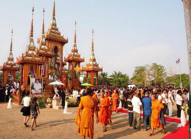 ประชาชนนับพันร่วมไว้อาลัยเสือมเหศวร