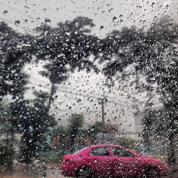 กรมอุตุฯเตือน24ชม.ข้างหน้าทั่วไทย รวมกทม.มีฝนเพิ่ม ’16จว.’ระวังอันตรายจากฝนตกหนัก!
