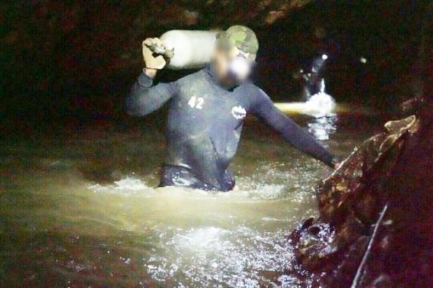 ข่าวดี!!! น้ำในถ้ำลดฮวบ “หน่วยซีล” ยึดโถง 3 ได้แล้ว!! ใกล้จุด 13 ชีวิตติดถ้ำหลวง