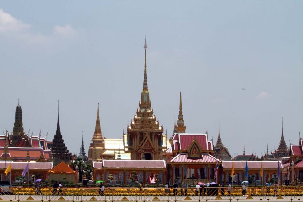 ประชาชนประทับใจพระเมรุงดงามตามสถาปัตยกรรมไทย