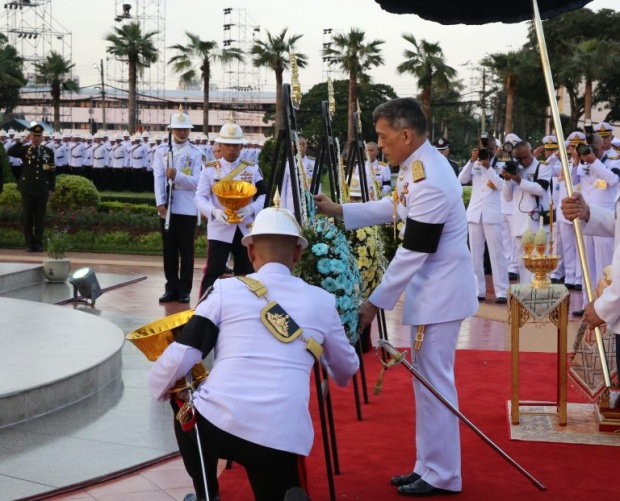 สมเด็จพระบรมฯ ทรงเป็นประธานงานวันราชวัลลภ+พิธีสวนสนาม(ชมภาพ)