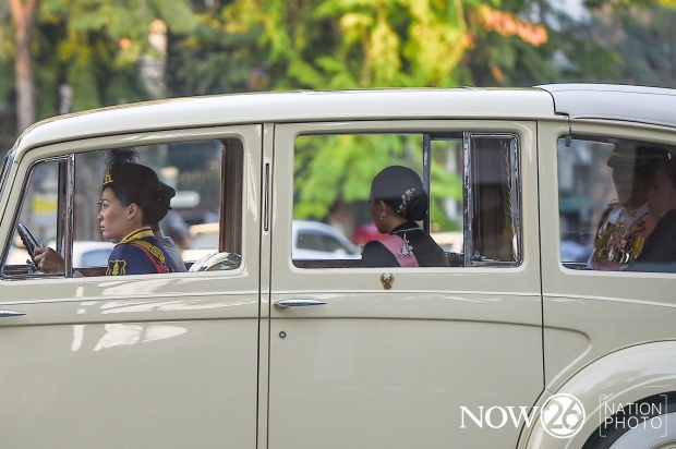 สมเด็จพระเจ้าอยู่หัว พร้อมพระบรมวงศานุวงศ์ เสด็จพิธีบำเพ็ญพระราชกุศลสัตตมวาร ร.9