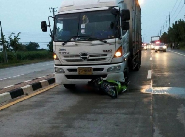 สาวนั่งกอดศพแฟนหนุ่ม สภาพตัวงอขาบิด โลหิตนองพื้น ยิ่งทราบสาเหตุ? พอแม่แทบรับไม่ได้!!