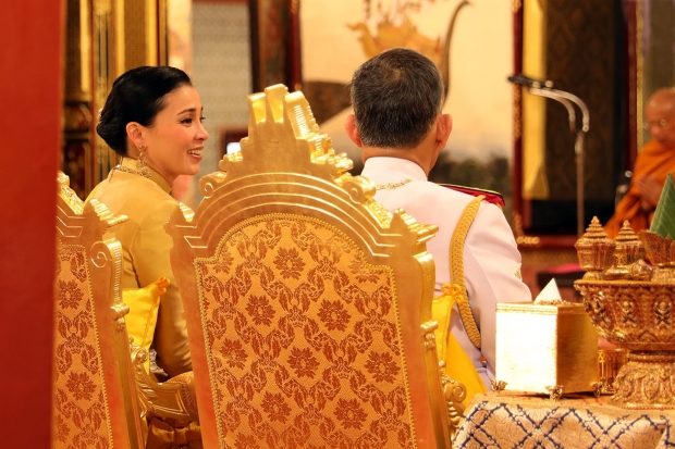 สมเด็จพระเจ้าอยู่หัว พระราชินี เสด็จฯในการพระราชพิธีบรมราชาภิเษก