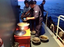 ภาพหนึ่งภาพแทนคำได้พันคำ...ความจริงปมทหารเรือไทยกับเรือมนุษย์โรฮีนจา 
