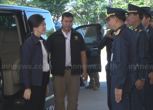 นายกฯบินยโสธรแล้วงดตอบสื่อปมใต้