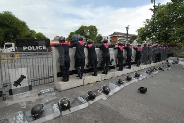 ‘ปู’ห่วงตร.ดูแลม็อบ สั่งข้าวเหนียวไก่-หมูย่างเลี้ยง4,800นายเสาร์นี้ ย้ำอดทนห้ามทำร้ายปชช.