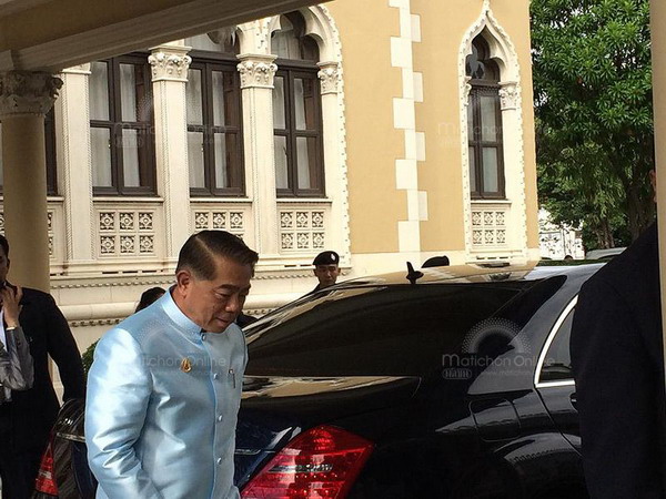 ตามไปดู คณะรัฐมนตรีบิ๊กตู่ แต่งชุดผ้าไทย สีสันสดใส ประชุมทำเนียบ (ชมภาพ)