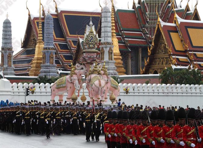 กองทัพจัดพิธีสวนสนามยิ่งใหญ่