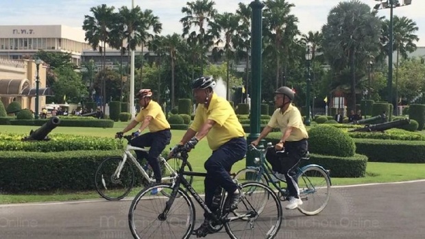 พล.อ.ประยุทธ์ นำ ครม.ซ้อมปั่นงาน Bike for Mom