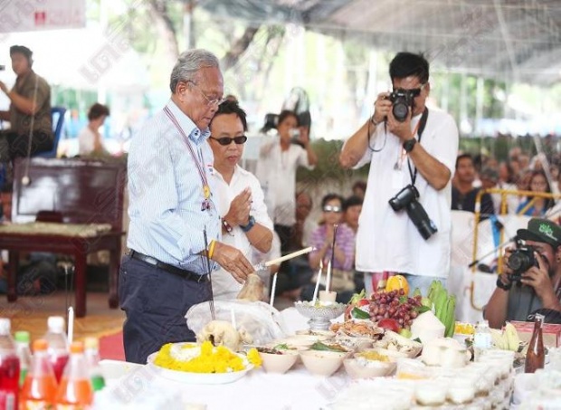 สุเทพนำกปปส.ปลุกพระพิชิตมาร สร้างกำลังใจมวลชน 