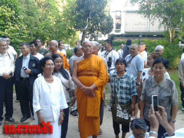 มาร์คบินลงใต้พบพระสุเทพ ทิ้งทวนก่อนสึก(ประมวลภาพ)