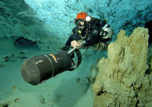 นักดำน้ำค้นพบถ้ำใต้น้ำที่ใหญ่ที่สุด