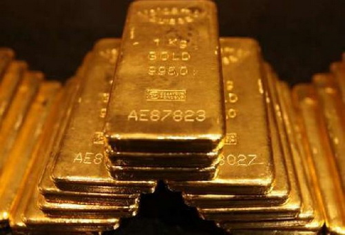 เศรษฐีจีนใจป้ำแจกทองคำแท่งให้ชาวบ้านนับพัน