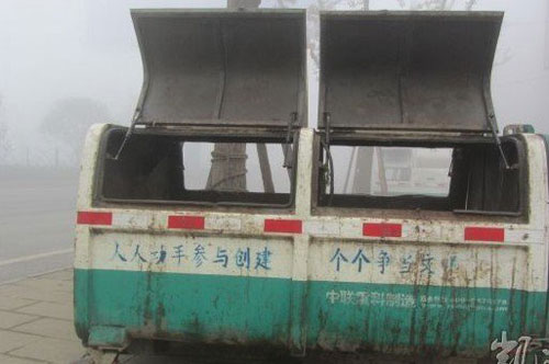 สลด! พบ 5 ศพเด็กจีนนอนตายในถังขยะ คาดหาที่หลบหนาว