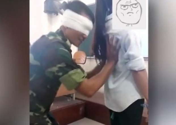 อื้อฉาว!สุดๆในเวียดฯ  อ.ทหาร ลูบคลำ นักศึกษา สาว กลางชั้นเรียน