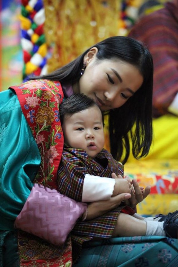  ชมพระอิริยาบถสุดน่ารัก ของ จิกมี นัมเกล วังชุก  เจ้าชายพระองค์น้อย แห่งภูฏาน! 