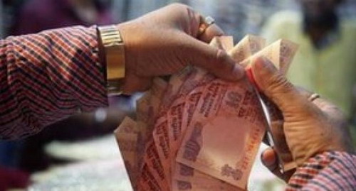 ค่าเงินรูปีอินเดียดิ่งหนัก แต่ระดับต่ำสุดเมื่อเทียบกับดอลลาร์สหรัฐ