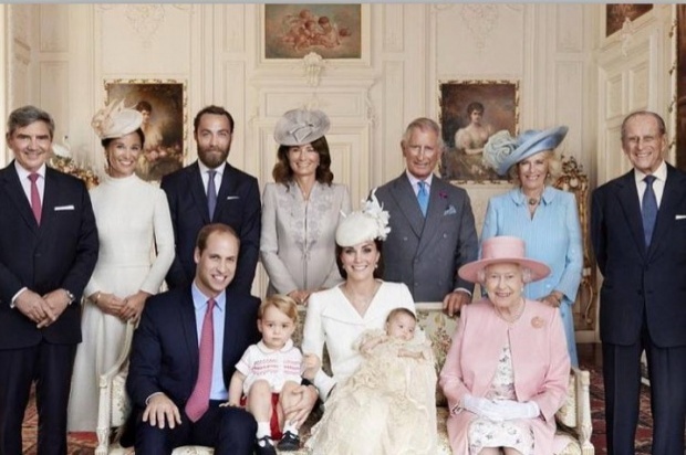 ราชวงศ์อังกฤษเผยพระฉายาลักษณ์ครอบครัวสุดอบอุ่น