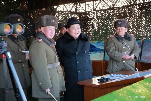 ผู้นำเกาหลีเหนือชมการทดสอบอาวุธนำวิถีต่อสู้รถถังรุ่นใหม่