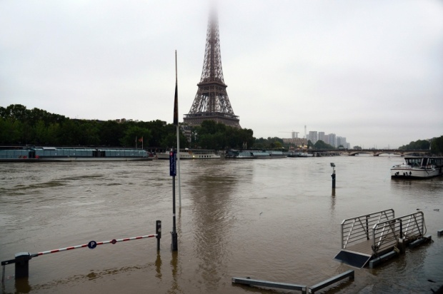 แม่น้ำแซนทะลักท่วมปารีส หวั่นกระทบบอลยูโร2016