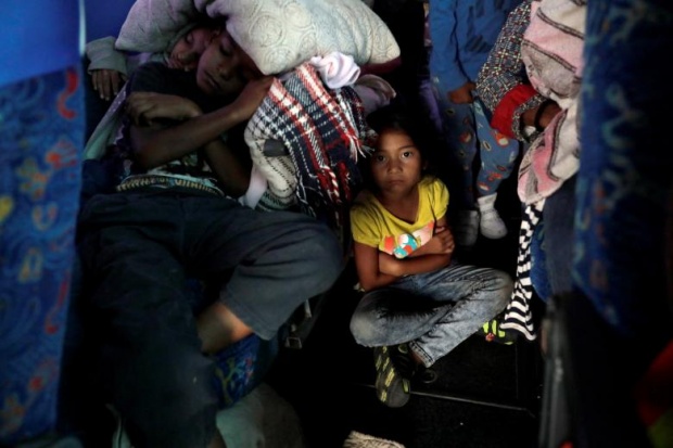 ประมวลภาพ : วิกฤตการณ์สมรภูมิซีเรีย ผู้คนต่างพากันอพยพหนีภัย