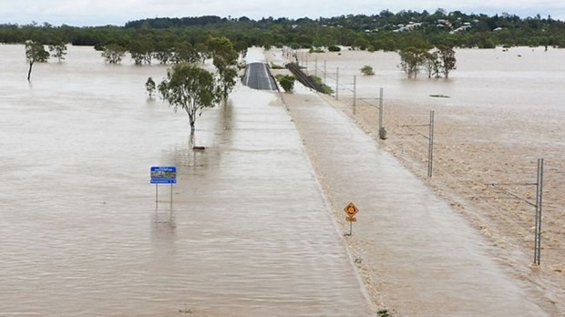 ออสเตรเลียเจอมหันตภัยหนัก หลังพายุไซโคลนเดบบีพัดถล่ม 