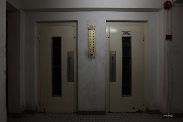 จุดกระแสรุนแรงในจีน สุดสยองหญิงติดลิฟท์เป็นเดือนไม่มีคนรู้จนตาย