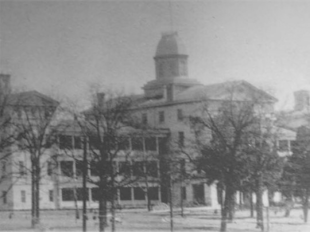 อาคารสถานพยาบาลคนวิกลจริตของรัฐมิสซิสซิปปี ที่รับผู้ป่วยทางจิตเข้ารักษาระหว่าง ค.ศ.1855-1935 ปี