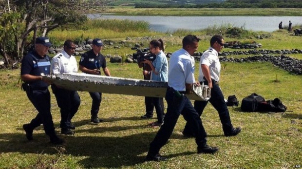 ด่วน! พบชิ้นส่วน เที่ยวบิน มรณะ  ‘MH370’ หลังหายไปกว่า 1 ปี! (มีคลิป)
