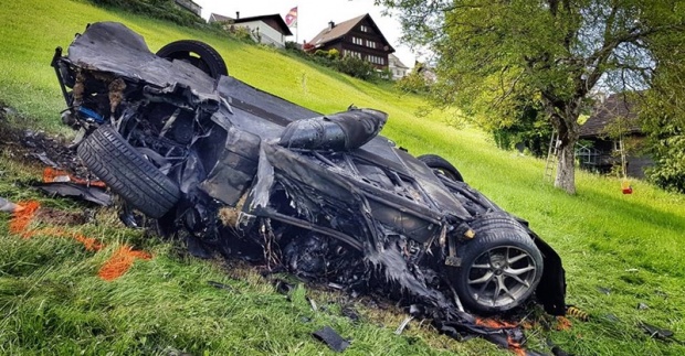 Richard Hammond พิธีกรรายการ top gear ประสบอุบัติเหตุรถยนต์พลิกคว่ำ